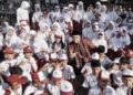 Bupati Jepara, Witiarso Utomo, membaur bersama peserta didik baru SMP Negeri 1 Mlonggo pada Selasa, 14 Juli 2026. (Tomi Budianto/Lingkarjateng.id)