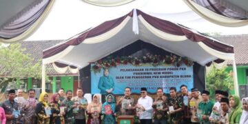 Bupati Blora Usul Anggaran TP PKK Ditambah Pada Perubahan APBD 2026 10 Bupati Blora, Arief Rohman, mengunjungi kegiatan Kelompok Pembinaan Wilayah (POKBINWIL) New Model Tahun 2026, yang menjadi rangkaian terakhir pembinaan TP PKK Blora digelar di Kecamatan Jiken, wilayah eks Kawedanan Cepu, Kamis, 30 Juli 2026. (dok for Lingkarjateng.id)