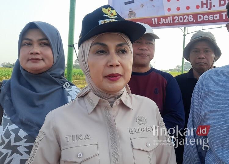 Mitigasi Kekeringan di Kendal, Bupati Tika Siapkan Pompa Air hingga Bangun Sumur Bor 25 Bupati Kendal, Dyah Kartika Permanasari. (Anik Kustiani/Lingkarjateng.id)