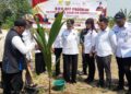 Bupati Kendal, Dyah Kartika Permanasari, menghadiri peluncuran program Nature Based Solutions Agroforestry di kawasan Perhutanan Sosial Desa Wonosari, Kecamatan Pegandon, Kabupaten Kendal, Rabu, 29 Juli 2026. (Anik Kustiani/Lingkarjateng.id)