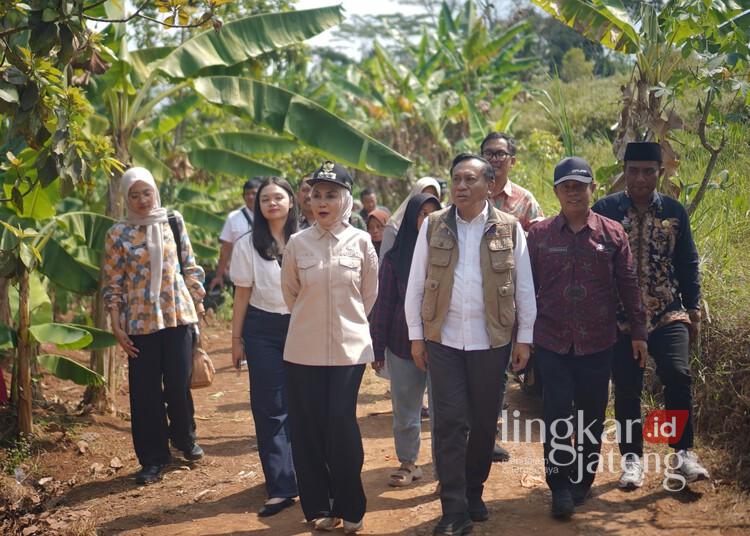 Pemkab Kendal dan YPP Akan Bangun Sumur Bor Tangani Krisis Air Bersih di Sidokumpul 25 Bupati Kendal, Dyah Kartika Permanasari, meninjau Desa Sidokumpul, Kecamatan Patean, Kabupaten Kendal, Rabu, 22 Juli 2026. (Humas Pemkab Kendal/Lingkarjateng.id)