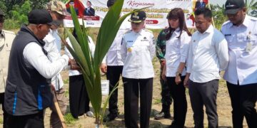 Bupati Kendal, Dyah Kartika Permanasari, menghadiri peluncuran program Nature Based Solutions Agroforestry di kawasan Perhutanan Sosial Desa Wonosari, Kecamatan Pegandon, Kabupaten Kendal, Rabu, 29 Juli 2026. (Anik Kustiani/Lingkarjateng.id)