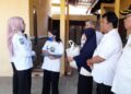 Bupati Kendal Salurkan Bantuan KaJeN untuk Penyandang Disabilitas di Weleri 31 Bupati Kendal, Dyah Kartika Permanasari, menyerahkan bantuan kepada penyandang disabilitas di Desa Weleri, Kecamatan Weleri pada Rabu, 22 Juli 2026. (Anik Kustiani/Lingkarjateng.id)