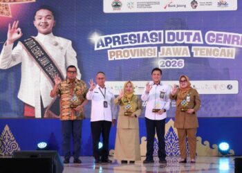 Wakil Ketua DPRD Jawa Tengah, Mohammad Saleh (kiri), menghadiri Puncak Apresiasi Duta Generasi Berencana (Adugenjat) di Gedung BPSDM Jawa Tengah pada Senin, 27 Juli 2026. (dok for Lingkarjateng.id)