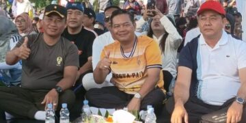 Ketua DPRD Kabupaten Pati, Ali Badrudin (kanan), ikut meluncurkan logo peringatan hari jadi ke-703 kabupaten setempat pada Minggu, 12 Juli 2026. (dok for Lingkarjateng.id)