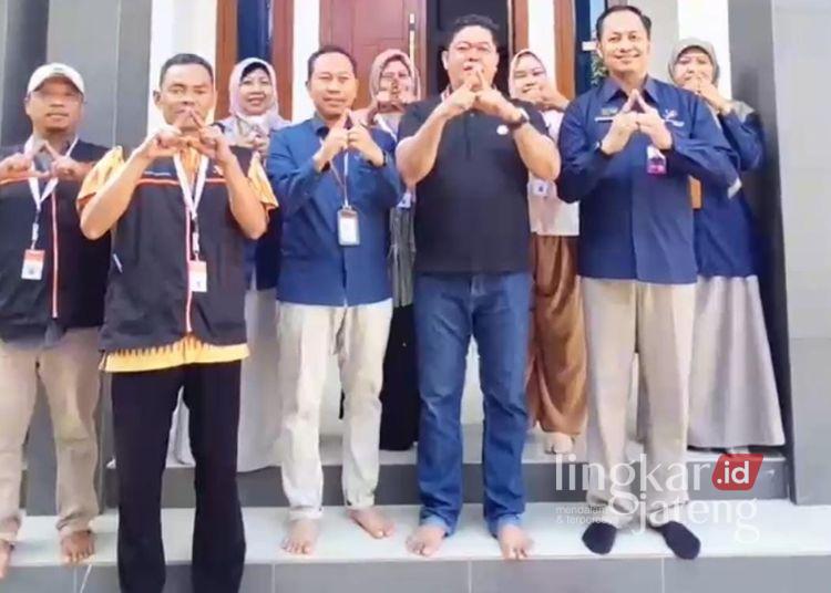 Ketua DPRD Kabupaten Pati, Ali Badrudin (kedua kanan), menerima kedatangan petugas Sensus Ekonomi 2026 baru-baru ini. (dok for Lingkarjateng.id)