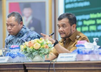 Gubernur Jawa Tengah, Ahmad Luthfi, dalam Rapat Koordinasi dan Pemantauan Lapangan Pengendalian Alih Fungsi Lahan Sawah serta Pengelolaan Sampah di Gedung Gradhika Bhakti Praja, Semarang, Senin, 13 Juli 2026. (dok for Lingkarjateng.id)