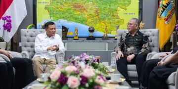 Pemprov Jateng dan IOA Global Jajaki Kerja Sama Sektor Investasi hingga Pendidikan 10 Gubernur Jawa Tengah Ahmad Luthfi menerima audiensi Executive Chairman IOA Global Pte Ltd Daryl Tan Chen Ming di Kantor Gubernur Jawa Tengah, Selasa, 14 Juli 2026. (Lingkarjateng Group Network/Lingkarjateng.id)