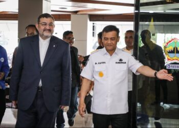 Terima Dubes Iran, Gubernur Jateng Sampaikan Belasungkawa atas Wafatnya Ali Khamenei 27 Gubernur Jawa Tengah, menyambut kedatangan Dubes Iran untuk Indonesia, Mohammad Boroujerdi, di Kantor Gubernur Jawa Tengah, Rabu, 22 Juli 2026. (Humas Pemprov Jateng/Lingkarjateng.id)