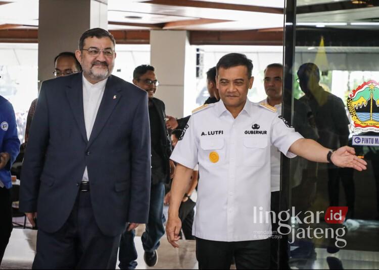 Terima Dubes Iran, Gubernur Jateng Sampaikan Belasungkawa atas Wafatnya Ali Khamenei 25 Gubernur Jawa Tengah, menyambut kedatangan Dubes Iran untuk Indonesia, Mohammad Boroujerdi, di Kantor Gubernur Jawa Tengah, Rabu, 22 Juli 2026. (Humas Pemprov Jateng/Lingkarjateng.id)