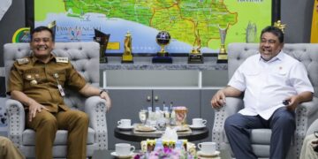 Gubernur Jawa Tengah, Ahmad Luthfi, menerima kunjungan Penasihat Khusus Presiden Bidang Ketenagakerjaan dan Kesejahteraan Buruh, Said Iqbal, di Kantor Gubernur Jawa Tengah, Semarang, pada Senin, 27 Juli 2026. (Humas Pemprov Jateng/Lingkarjateng.id)