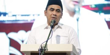 Manaqib Qubra di Cilacap, Gus Yasin Harap Doa Ulama Iringi Para Pemimpin 16 Wakil Gubernur Jawa Tengah, Taj Yasin Maimoen menyampaikan sambutan di acara Manaqib Qubra di Cilacap, Sabtu, 4 Juli 2026. (Dok. Pemprov Jateng/Lingkarjateng.id)