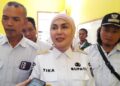 Bupati Kendal, Dyah Kartika Permanasari, memberikan keterangan kepada awak media usai meninjau gerakan pangan murah di Gedung PKBM Wiyata Mulya Desa Brangsong, Kecamatan Brangsong, Rabu 1 Juli 2026. (Anik Kustiani/Lingkarjateng.id)