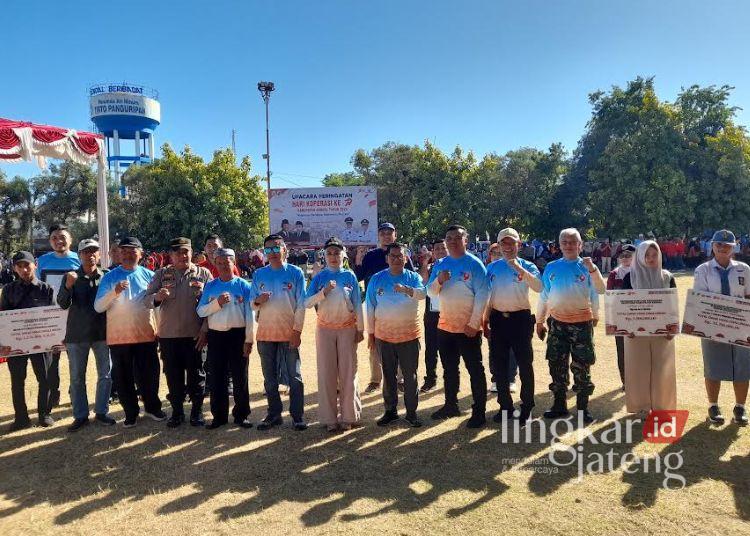 Jajaran Pemerintah Kabupaten Kendal memperingati Hari Koperasi ke-79 di Alun-Alun Kendal pada Sabtu, 25 Juli 2026. (Anik Kustiani/Lingkarjateng.id)