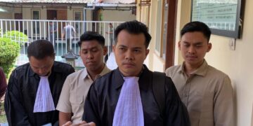 Salah satu anggota tim kuasa hukum, Agung Handi Sejahtera. Foto : Eko Wicaksono/Lingkar