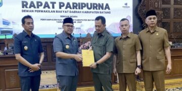 Bupati Batang M. Faiz Kurniawan (kedua kiri), setujui Pariwisata Jadi Fokus KUA-PPAS 2027. Foto : Dok.Pemkab Batang/Lingkar
