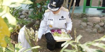 Bupati Kendal Dyah Kartika Permanasari bersama rombongan ziarah ke makam Tumenggung Bahurekso di Lebaksiu, Kabupaten Tegal, Rabu 15 Juli 2026. (dok for Lingkarjateng.id)