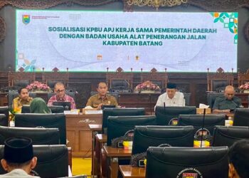 Kemendagri RI bersama Pemkab Batang menggelar sosialisasi Kerja Sama Pemerintah dengan Badan Usaha (KPBU) untuk proyek Alat Penerangan Jalan (APJ) di Ruang Rapat Paripurna DPRD Batang, Kabupaten Batang, Senin, 27 Juli 2026. (Diskominfo Batang/Lingkarjateng.id)