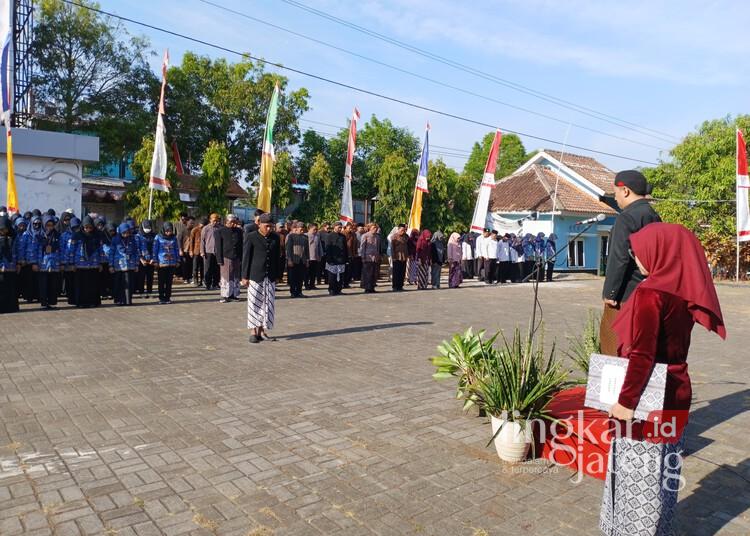 Pemerintah Kecamatan Patean menggelar upacara peringatan Hari Jadi ke-421 Kabupaten Kendal di halaman kantor kecamatan setempat, Selasa, 28 Juli 2026. (Anik Kustiani/Lingkarjateng.id)
