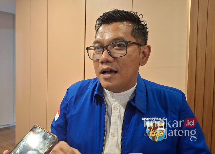 Ketua DPRD Kendal Apresiasi Empat Legislator Muda Masuk Pengurus KNPI 25 Ketua DPRD Kendal, Mahfud Sodiq, memberi keterangan usai menghadiri pelantikan pengurus DPD KNPI Kendal di Pendopo Tumenggung Bahurekso, Jumat, 17 Juli 2026. (Anik Kustiani/Lingkarjateng.id)