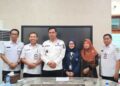 Mahasiswi IPB University program studi Teknologi Rekayasa Perangkat Lunak., R.I. Damai Ka-sasi (ketiga kanan), menemui Bupati Jepara, Witiarso Utomo (ketiga kiri), terkait dukungan mengikuti International Joint Summer Seminar (IJSS) di Ruang Kerja Bupati pada Rabu, 15 Juli 2026. (dok for Lingkarjateng.id)
