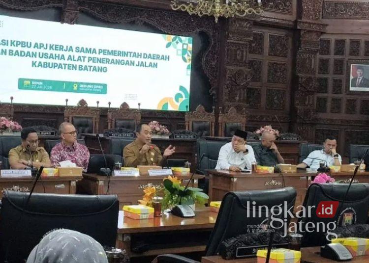 Kemendagri bersama Pemkab Batang menggelar sosialisasi pelaksanaan Kerja Sama Pemerintah dengan Badan Usaha (KPBU) program pemasangan PJU di Gedung DPRD Kabupaten Batang, Jateng, Senin, 27 Juli 2026. (Humas Pemkab Batang/Lingkarjateng.id)
