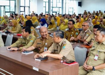 Pemkot Salatiga Buka Peluang Tambah PPPK Jika Pemerintah Buka Seleksi CASN 26 Sejumlah pegawai Pemkot Salatiga saat mengikuti pengarahan oleh Wali Kota Robby Hernawan di Gedung Setda, beberapa waktu lalu (Dok. Prokompim Setda Salatiga/Lingkarjateng.id)