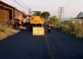 Jalan penghubung Kecamatan Winong dan Jakenan di Kabupaten Pati diperbaiki dengan pelapisan aspal hotmix, Rabu, 8 Juli 2026. (Lingkarjateng Group Network/Lingkarjateng.id)