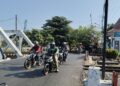Sepeda Motor Terobos Palang Rel Tertabrak Kereta di Semarang, 1 Siswa SD Tewas 26 Lokasi palang pintu kereta api di Jalan Kokrosono, Kecamatan Semarang Tengah, Kota Semarang. (Syahril Muadz/Lingkarjateng.id)