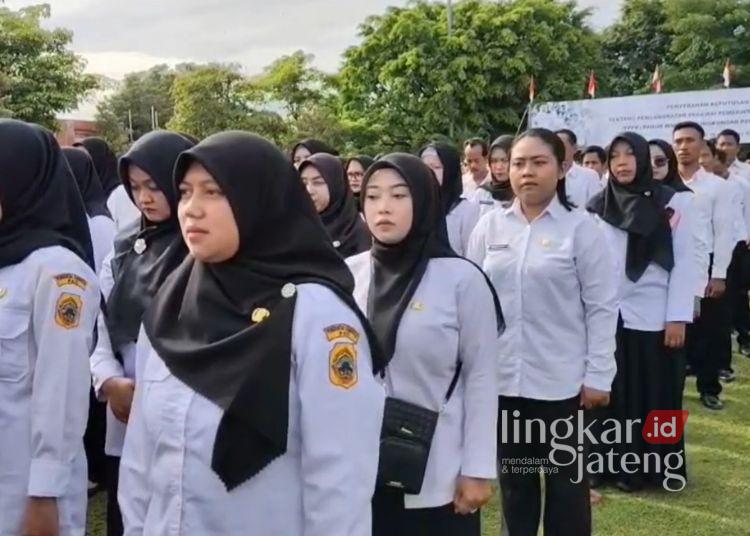 Perubahan Status PPPK Paruh Waktu Menjadi Penuh Waktu di Pati Masih Menggantung 25 UPACARA: Pegawai Pemerintah dengan Perjanjian Kerja (PPPK) Pemerintah Kabupaten Pati mengikuti upacara di kawasan Alun-Alun Simpang Lima pada Jumat, 24 Juli 2026. (dok for Lingkarjateng.id)