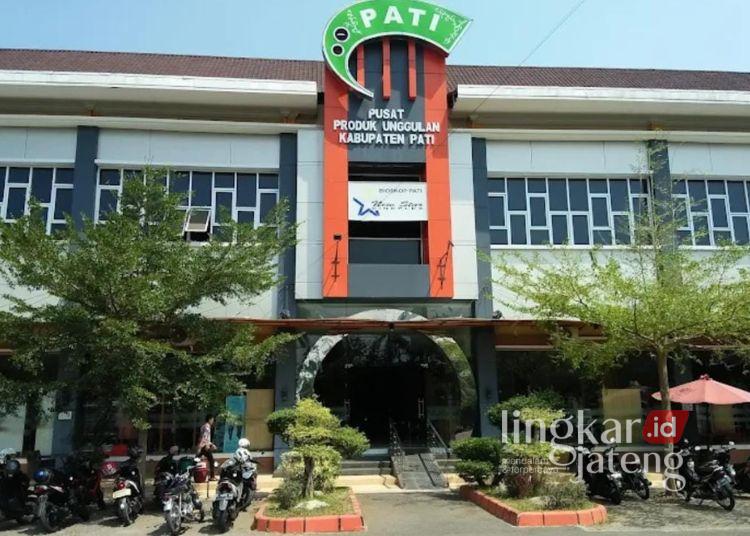POTRET: Tampak depan Plaza Pragolo Kabupaten Pati. (dok for Lingkarjateng.id)