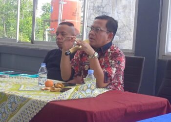 Plt Bupati Pekalongan Ajak Media Perkuat Sinergi untuk Pembangunan Daerah 28 Plt Bupati Pekalongan, Sukirman, saat menghadiri acara silaturahmi dengan insan media di Rumah Makan Kampung Damai, Kecamatan Karanganyar, Kabupaten Pekalongan, Kamis, 2 Juli 2026. (Fahri Akbar/Lingkarjateng.id)