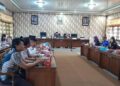 AUDIENSI: Suasana audiensi para calon perangkat desa Werdoyo dan Mijen, Kecamatan Kebonagung, Kabupaten Demak bersama Komisi A DPRD setempat pada Kamis, 2 Juli 2026. (Burhanuddin Aslam/Lingkarjateng.id)