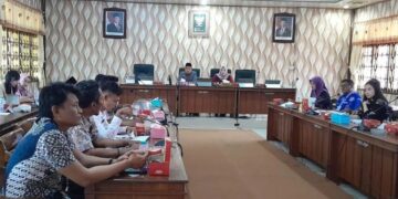 AUDIENSI: Suasana audiensi para calon perangkat desa Werdoyo dan Mijen, Kecamatan Kebonagung, Kabupaten Demak bersama Komisi A DPRD setempat pada Kamis, 2 Juli 2026. (Burhanuddin Aslam/Lingkarjateng.id)