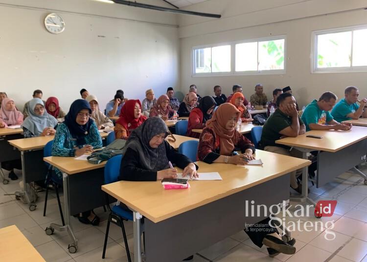 Program Pertukaran Pelajar dan Guru di Kudus Digelar Serentak, Ini Jadwalnya 25 Kegiatan rapat koordinasi persiapan program pertukaran pelajar dan guru di Pusat Belajar Guru (PBG) Kudus, Selasa, 7 Juli 2026. (Nisa Hafizhotus S./Lingkarjateng.id)