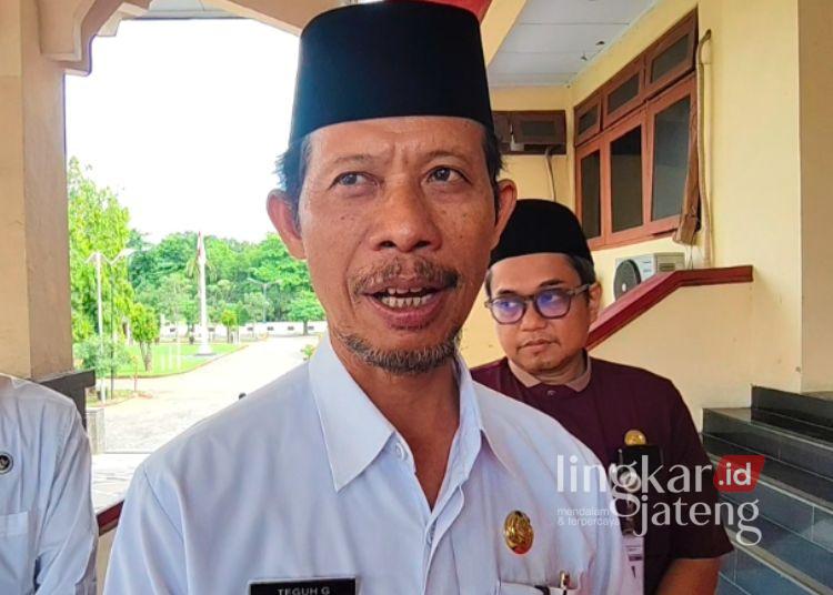 Pelaksana Tugas Kepala Dinas Pemberdayaan Masyarakat dan Desa (Dinpermades) Kabupaten Rembang, Teguh Gunawarman. (Vicky Rio/Lingkarjateng.id)