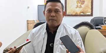 DPRD Pekalongan Minta Pengawasan Alun-alun Kajen Diperketat Usai Temuan Botol Miras 10 Wakil Ketua DPRD Kabupaten Pekalongan, Ruben R. Prabu Faza. (Fahri Akbar/Lingkarjateng.id)
