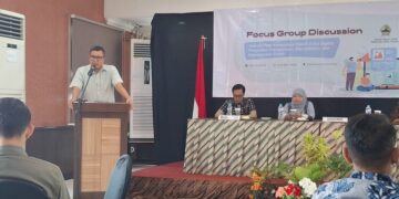 Wakil Ketua DPRD Jawa Tengah, Muhammad Saleh, saat menjadi narasumber dalam Focus Group Discussion (FGD) bertema Transformasi Komunikasi Publik di Era Digital: Penguatan Transparansi, Akuntabilitas, dan Kepercayaan Publik di Hotel Pandanaran Semarang, Senin, 6 Juli 2026. (Lingkarjateng.id)