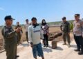 Tim gabungan Satpol PP Kendal meninjau lokasi dugaan alih fungsi lahan pertanian di Kecamatan Rowosari. (dok for Lingkarjateng.id)