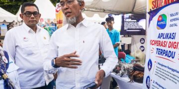 Sekda Jawa Tengah, Sumarno, memberi keterangan saat menghadiri Gelar Produk Koperasi dan UMKM di Stadion Manahan, Surakarta, Sabtu, 11 Juli 2026. (Lingkarjateng Group Network/Lingkarjateng.id)