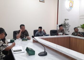 Perayaan Hari Jadi ke-421 Kendal Digelar Juli hingga Agustus, Ini Rangkaian Agendanya 25 Konferensi pers peluncuran logo dan rangkaian agenda peringatan Hari Jadi ke-421 Kabupaten Kendal di Ruang Ngesti Widhi Setda Kendal, Kamis, 16 Juli 2026. (Anik Kustiani/Lingkarjateng.id)