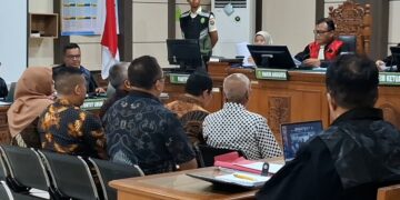 Sejumlah saksi dihadirkan dalam sidang kasus tindak pidana korupsi yang menjerat Bupati Pati nonaktif, Sudewo, di Pengadilan Tipikor Semarang, Rabu, 8 Juli 2026. (Rizky Syahrul Al-Fath/Lingkarjateng.id)