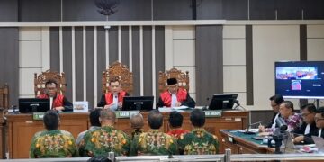 Delapan camat di Kabupaten Pati saat menjadi saksi dalam persidangan kasus Bupati Pati nonaktif Sudewo di Pengadilan Tipikor Semarang, Rabu, 15 Juli 2026. (Rizky Syahrul Al-Fath/Lingkarjateng.id)
