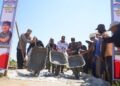 Bupati Jepara, Witiarso Utomo, memulai pembangunan jalan usaha tani secara simbolis di Desa Kedungleper, Kecamatan Bangsri, Kabupaten Jepara, Rabu, 15 Juli 2026. (Humas Pemkab Jepara/Lingkarjateng.id)