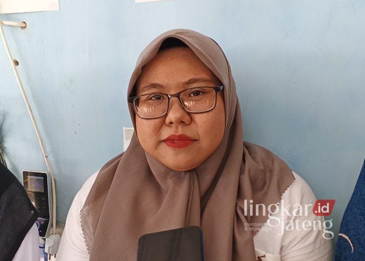 Koordinator Wilayah (Korwil) Satuan Pelayanan Pemenuhan Gizi (SPPG) Blora Artika Diannita saat diwawancara, Senin, 20 Juli 2026. (Eko Wicaksono/Lingkarjateng.id)