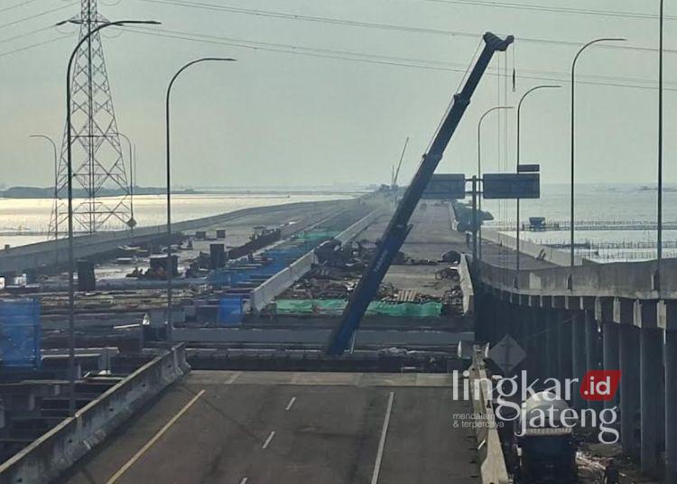 Pembangunan Tol Semarang-Demak. (M Burhanuddin Aslam/Lingkarjateng.id)