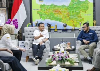 Gubernur Jawa Tengah, Ahmad Luthfi saat audiensi dengan Asosiasi Pengusaha Air Minum Dalam Kemasan Nusantara (Amdatara) Jawa Tengah-DIY di Kantor Gubernur Jateng pada Rabu, 1 Juli 2026.  (Dok. Pemprov Jateng/Lingkarjateng.id)