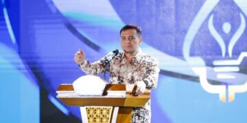 Raih Impactful Regional Leadership, Gubernur Jateng Tegaskan Pentingnya Kolaborasi 16 Gubernur Jawa Tengah Ahmad Luthfi memberikan sambutan di acara Solopos Best Brand & Innovation (SBBI) Award 2026 di The Alana Solo, Karanganyar, Jumat, 17 Juli 2026. (Dok. for Lingkarjateng.id)