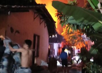 Api Tungku Kayu Merambat Bakar Rumah Warga di Nalumsari Jepara