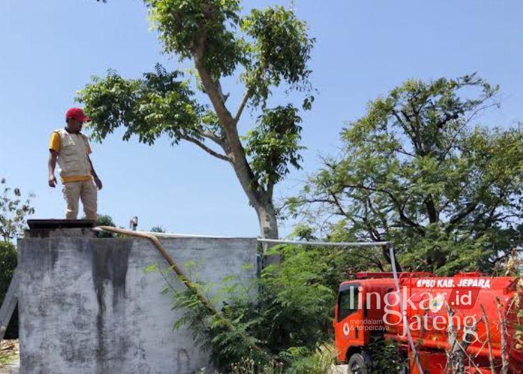 BPBD Jepara menyalurkan bantuan air bersih di Desa Sumberrejo, Kecamatan Donorojo, Kabupaten Jepara, Rabu, 22 Juli 2026. (Dok. BPBD Jepara/Lingkarjateng.id)